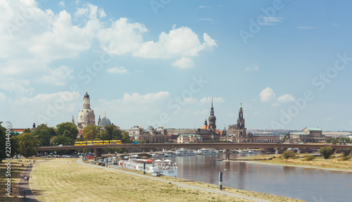 Obraz na płótnie Summer day in Dresden w salonie