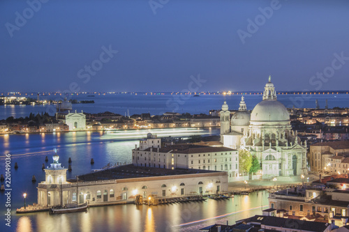 Fototapeta Naklejka Na Ścianę i Meble -  Beautiful views of Santa Maria della Salute and the Venetian lagoon in Venice, Italy