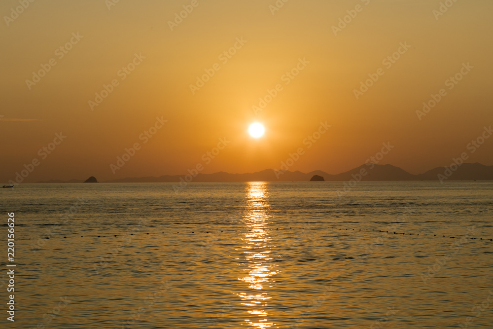 Fototapeta premium atardecer amarillo
