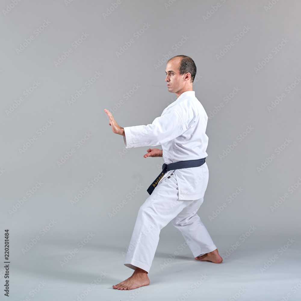 The athlete trains the blocks with his hands The athlete trains the blocks with his hands