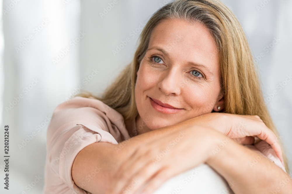 Fototapeta premium Mature woman thinking