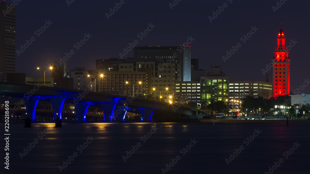 Fototapeta premium Miami Skyline Nightime