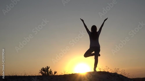 Wallpaper Mural 4K yoga  Young woman silhouette practicing meditation Torontodigital.ca