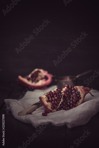 Ein Stück Granatapfel  photo