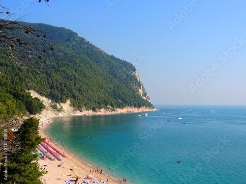 Spiaggia San Michele, Sirolo, nel parco del Monte Conero.