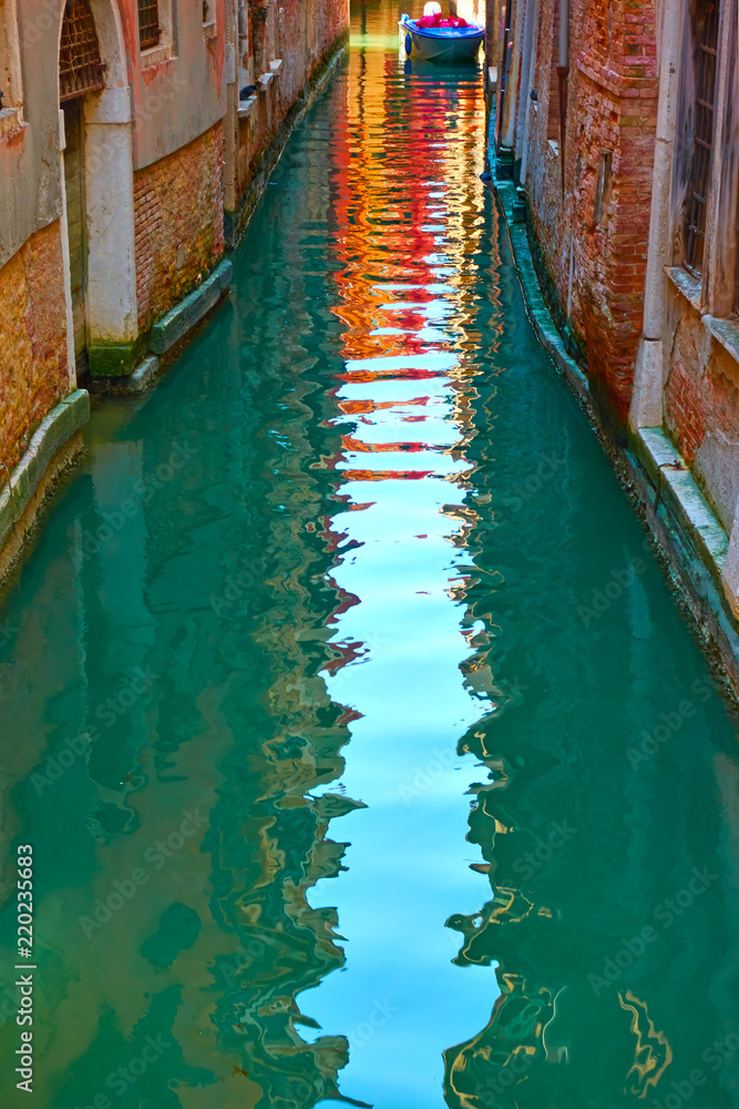 Obraz premium Venice in water reflection