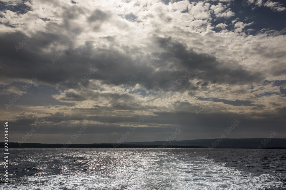 Fototapeta premium Wolken über dem Atlantik - Irland