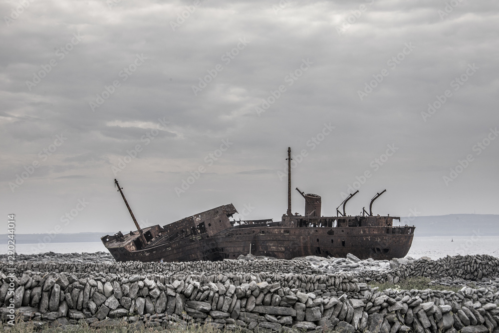 Schiffswrack vor der Irischen Küste