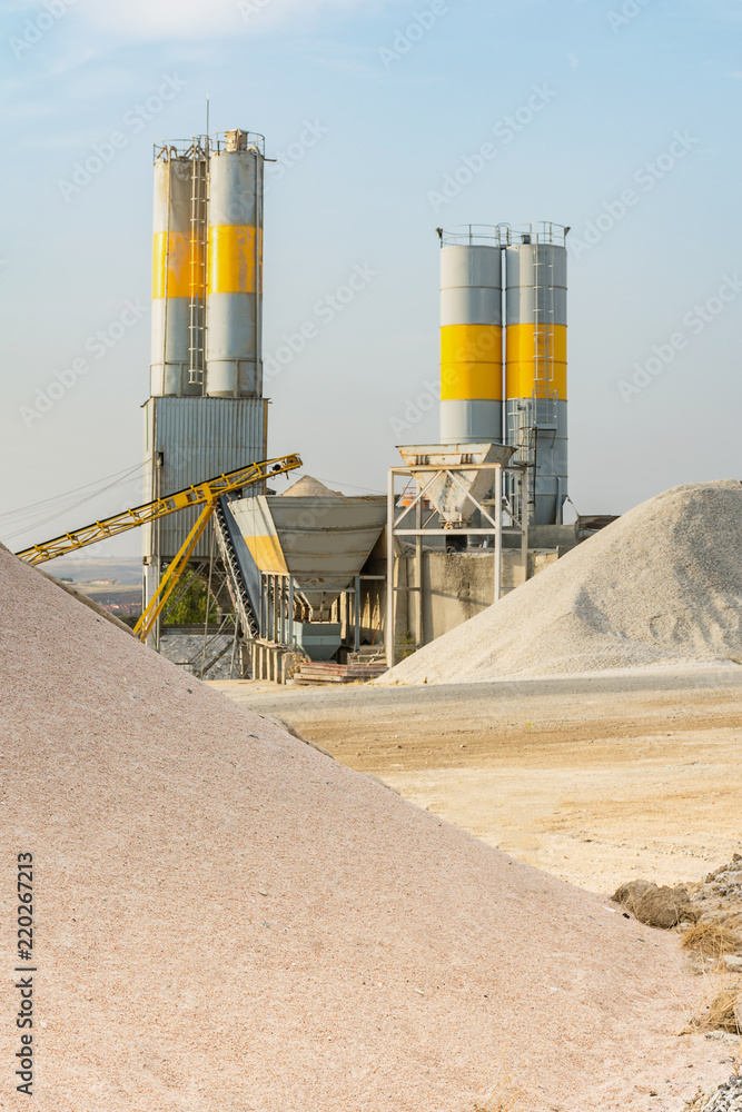Obraz premium Quarry with silo in an industrial zone