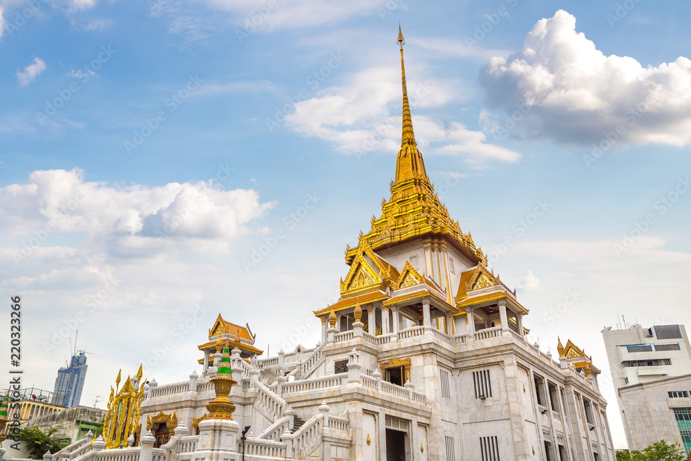 Wat Traimitr temple in Bangkok