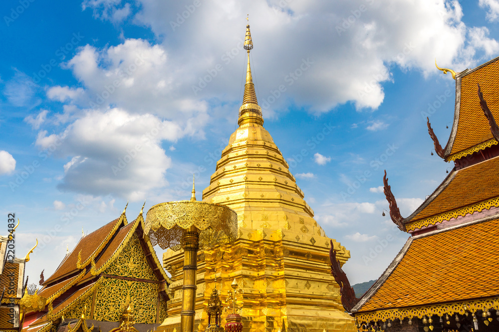 Fototapeta premium \Wat Phra That Doi Suthep in Chiang Mai