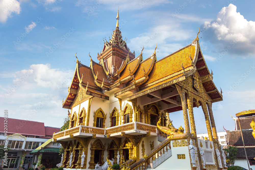 Fototapeta premium Buddhists temple in Chiang Mai