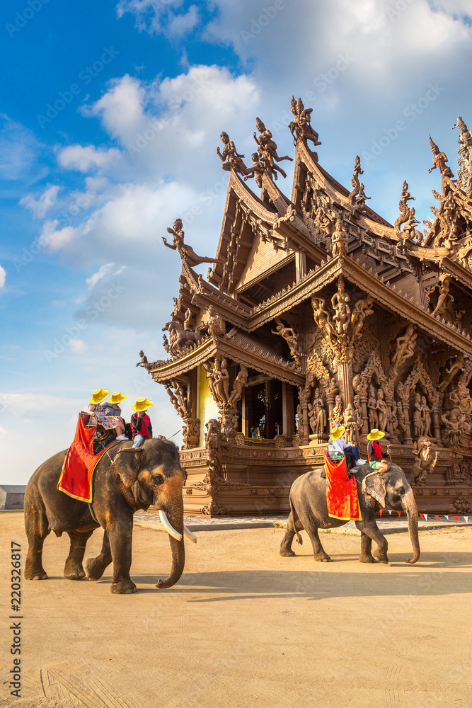 Naklejka premium Sanctuary of Truth in Pattaya