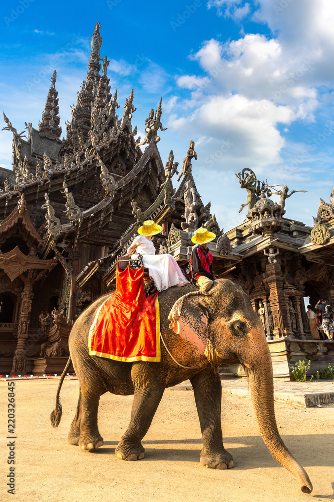 Naklejka premium Sanctuary of Truth in Pattaya