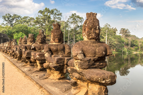 Sculptures in the Gate of Angkor Wat
