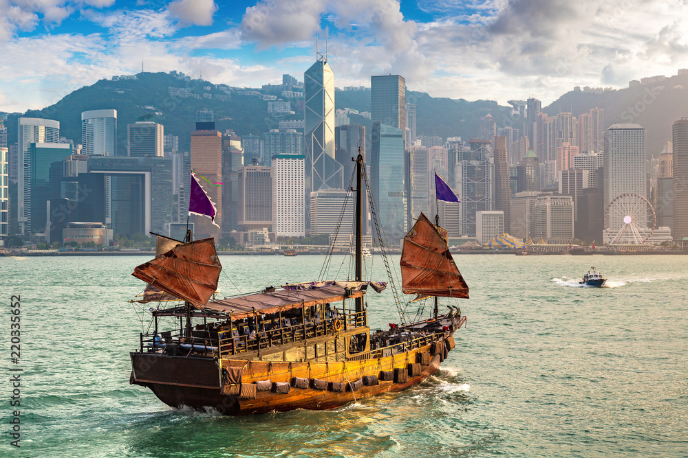 Fototapeta premium Victoria Harbour in Hong Kong