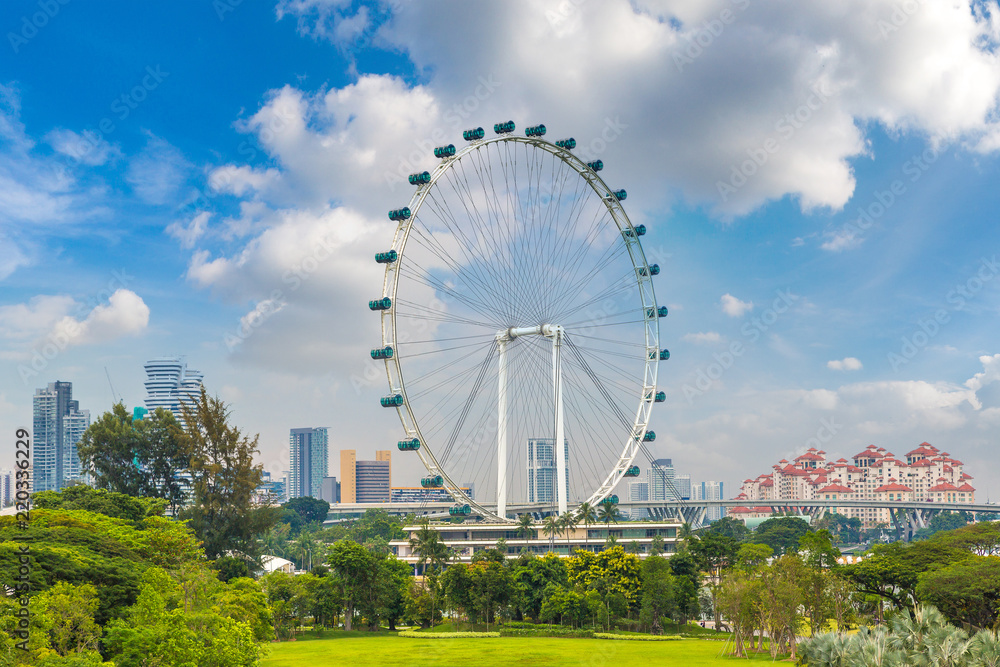 Naklejka premium Diabelski młyn - Singapore Flyer w Singapurze