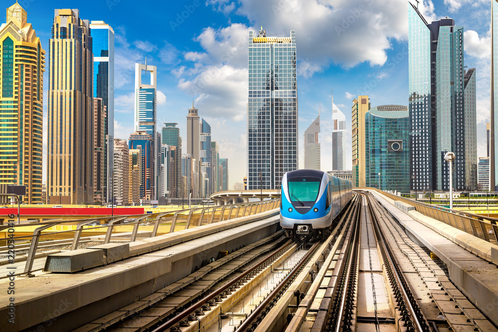 Obraz premium Dubai metro railway