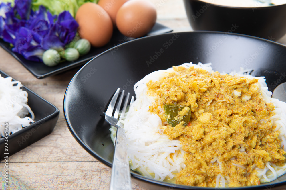 Crab curry and rice vermicelli