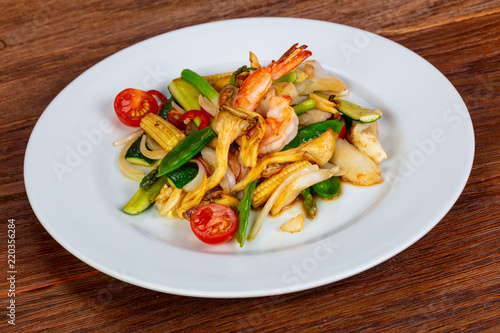 Stir fry with seafood