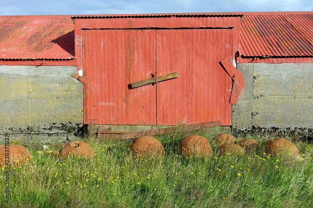 porte du hangar Stock Photo | Adobe Stock