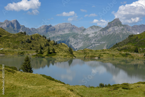 Fototapeta Naklejka Na Ścianę i Meble -  Lake Truebsee over Engelberg on the Swiss alps