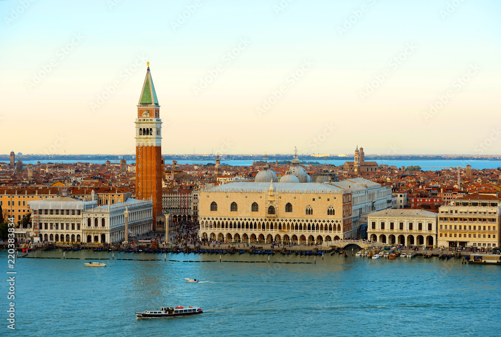 Venedig Campanile Dogenpalast Stadtansicht