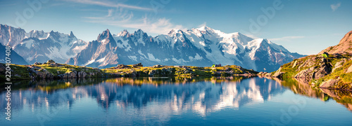 Fotografia Colorful summer panorama of the Lac Blanc lake with Mont Blanc (Monte Bianco) on