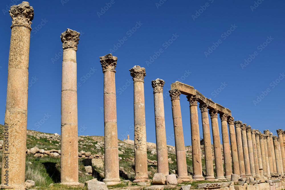 Fototapeta premium Roman Ruins of Jerash , Ancient Roman city of Gerasa of Antiquity , modern Jerash, Jordan