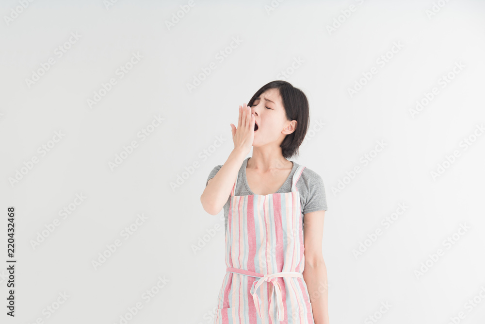 エプロン姿の女性・白バック エプロン姿の女性・白バック