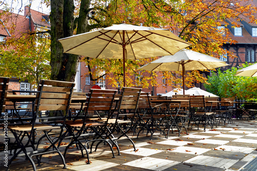 Biergarten im Herbst