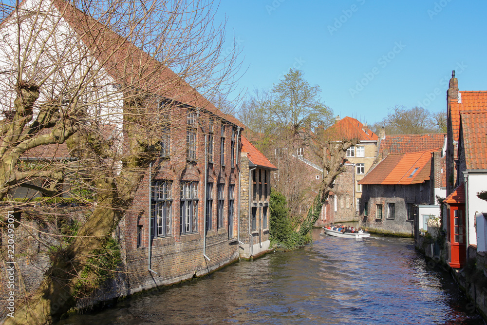 Minnewaterpark, Brügge, Kanal, Wasser. Häuser Minnewaterpark, Brügge, Kanal, Wasser. Häuser