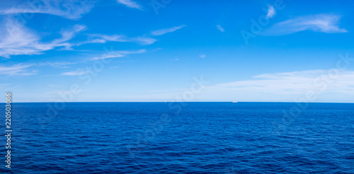 船旅 クルージング 水平線 photo