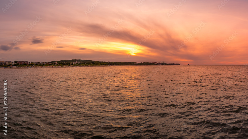 Obraz premium Sonnenuntergang am Meer