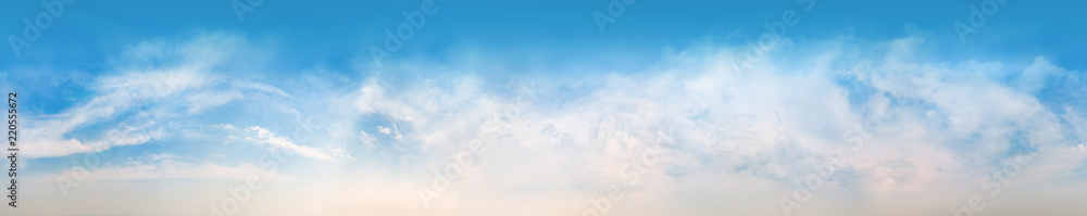 Obraz premium Blue sky with thick clouds before sunset