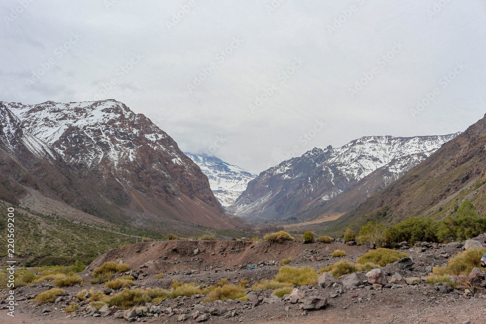 Montaña nevada de cajon del maipo, Chile