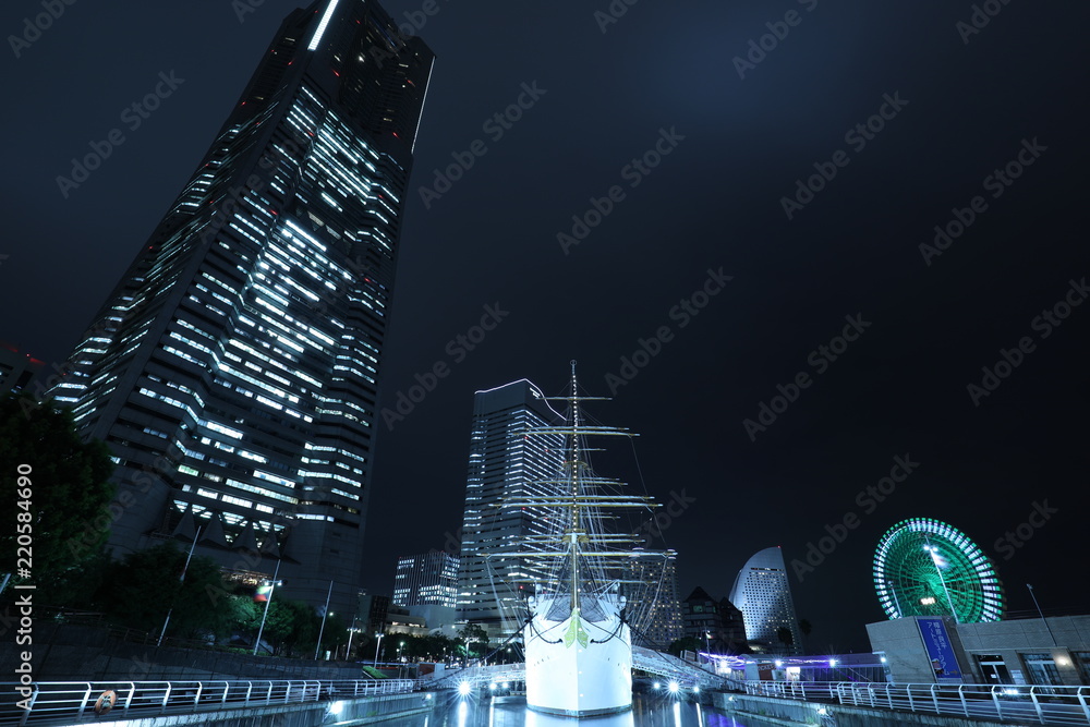 Fototapeta premium 横浜みなとみらいの夜