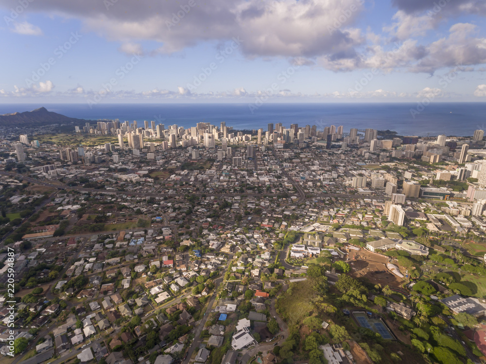 Fototapeta premium Aerial view of Honolulu Hawaii