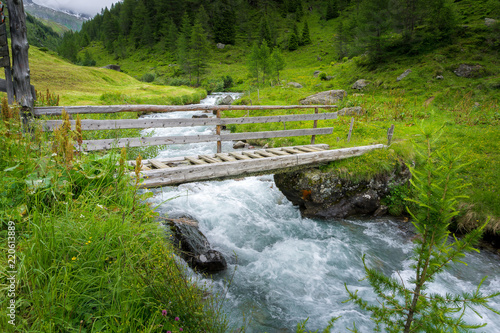 Von Kasern zur Kehreralm 2018-12 Holzbrücke über die Ahr Ahrntal Südtirol