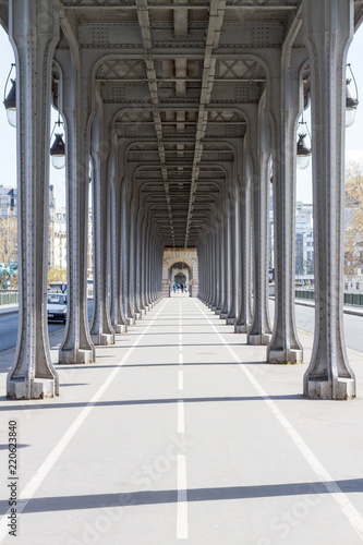 Colonne, symétrie, Paris