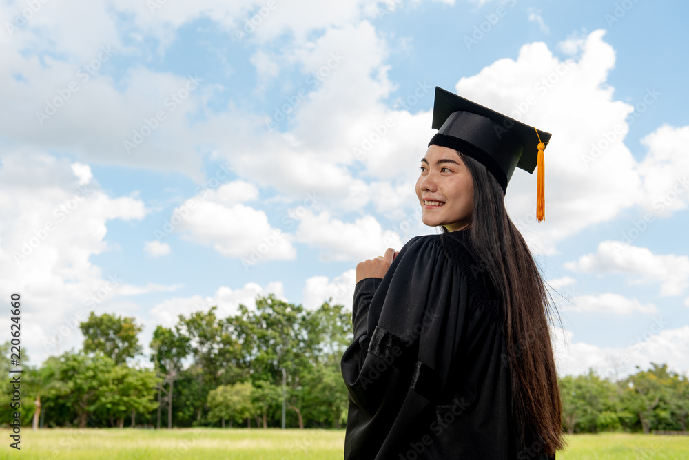 Graduation coats store