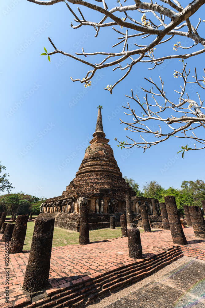Sukhothai Historical Park, Wat Chang Lom