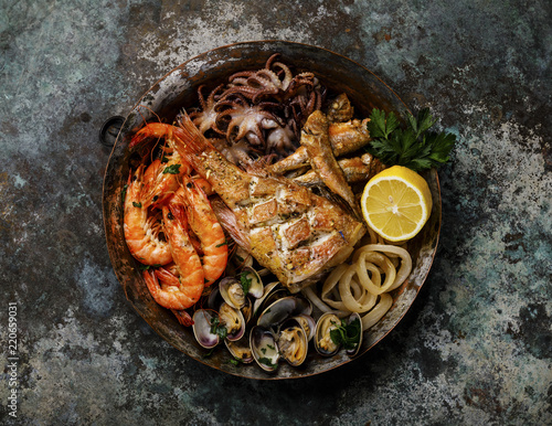 Seafood assorted platter - Prawn Shrimp, Vongole Clams, Squid rings, Octopus mini, roast Mackerel, roasted Perch
