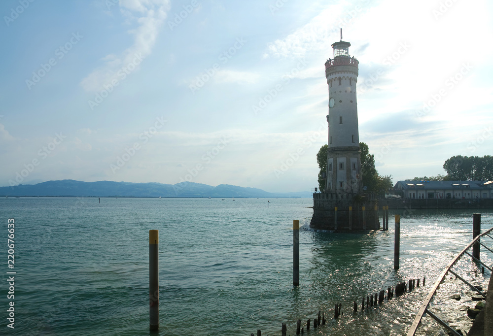 Leuchtturm im Hafen von Lindau am Bodensee