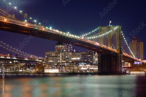 Manhattan Bridge and Brooklyn Skyline at night © Hladchenko Viktor
