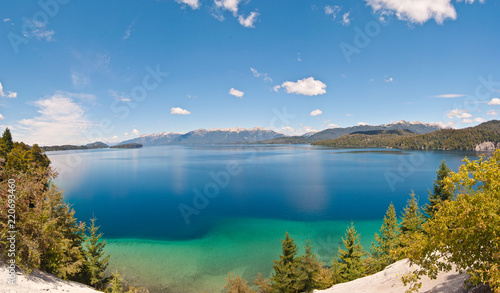 Fototapeta Naklejka Na Ścianę i Meble -  lac de montagne San martin de los andes Argentine