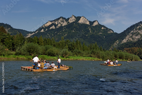 Fototapeta Naklejka Na Ścianę i Meble -  Spływ Dunajcem w Pieninach