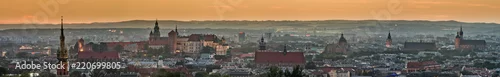 Fototapeta Panorama Krakowa z Kopca Krakusa, Polska krajobraz podczas zachodu słońca.