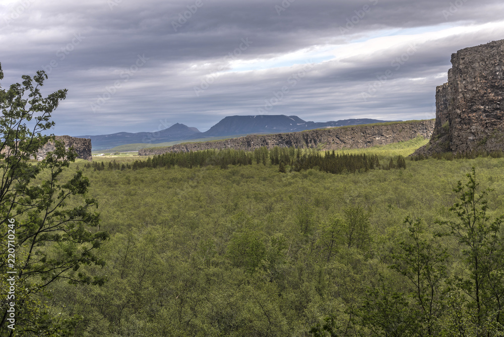 Obraz premium Asbyrgi Canyon Darker Clouds