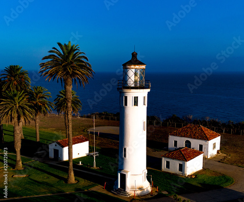 Point Vicente Lighthouse Southern California – High resolution photo of Pt Vicente Light on a windy day in Southern California. Beautiful high-resolution photos of the Pacific Ocean and light
